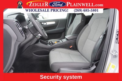 2024 Volvo XC40 B5 Core AWD