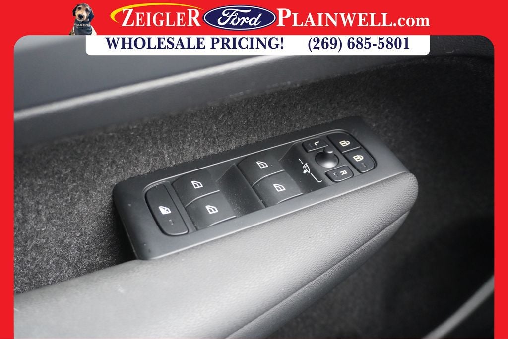 2024 Volvo XC40 B5 Core AWD