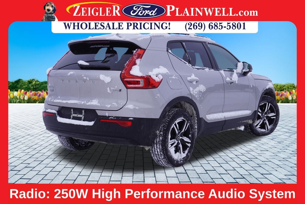 2024 Volvo XC40 B5 Core AWD
