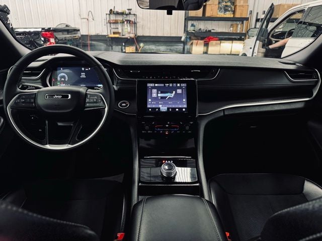 2025 Jeep Grand Cherokee Altitude 4x4
