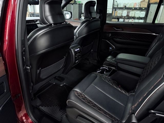 2022 Jeep Grand Cherokee L Summit 4x4