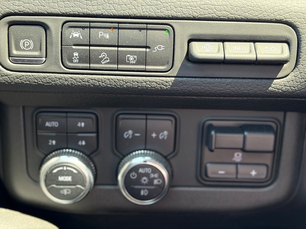 2022 GMC Yukon 4WD Denali
