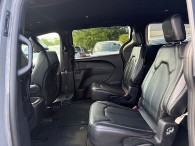 2025 Chrysler Pacifica Select * Certified Pre-Owned *