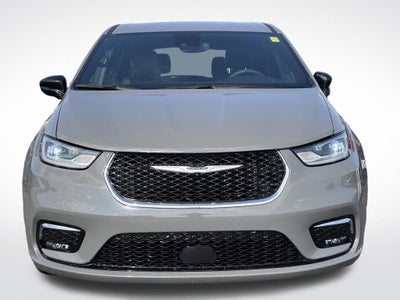 2025 Chrysler Pacifica Select * Certified Pre-Owned *