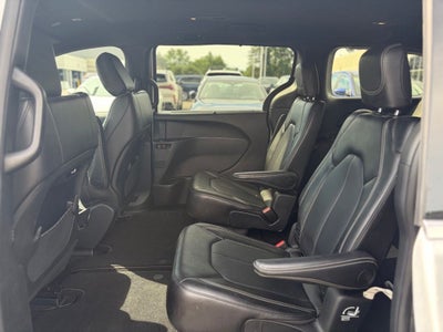2025 Chrysler Pacifica Select * Certified Pre-Owned *