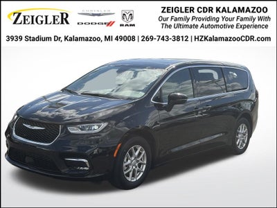 2025 Chrysler Pacifica Select * Certified Pre-Owned *