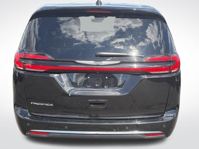 2025 Chrysler Pacifica Select * Certified Pre-Owned *