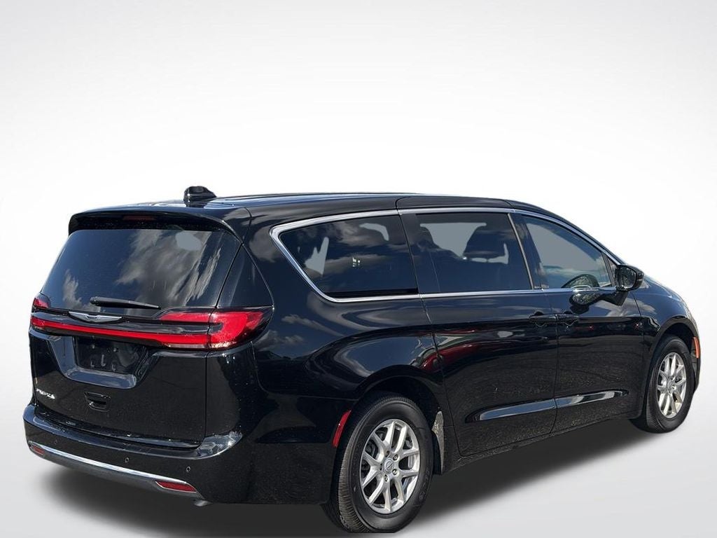 2025 Chrysler Pacifica Select * Certified Pre-Owned *