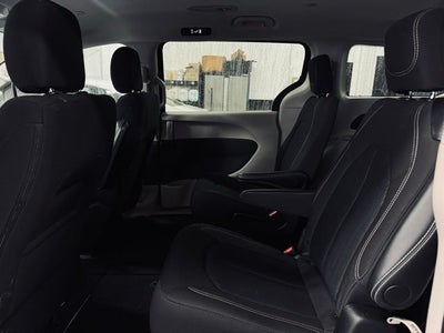 2024 Chrysler Voyager LX