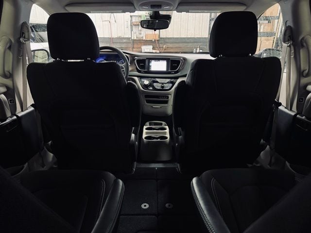 2024 Chrysler Voyager LX