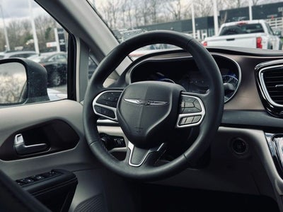 2024 Chrysler Voyager LX