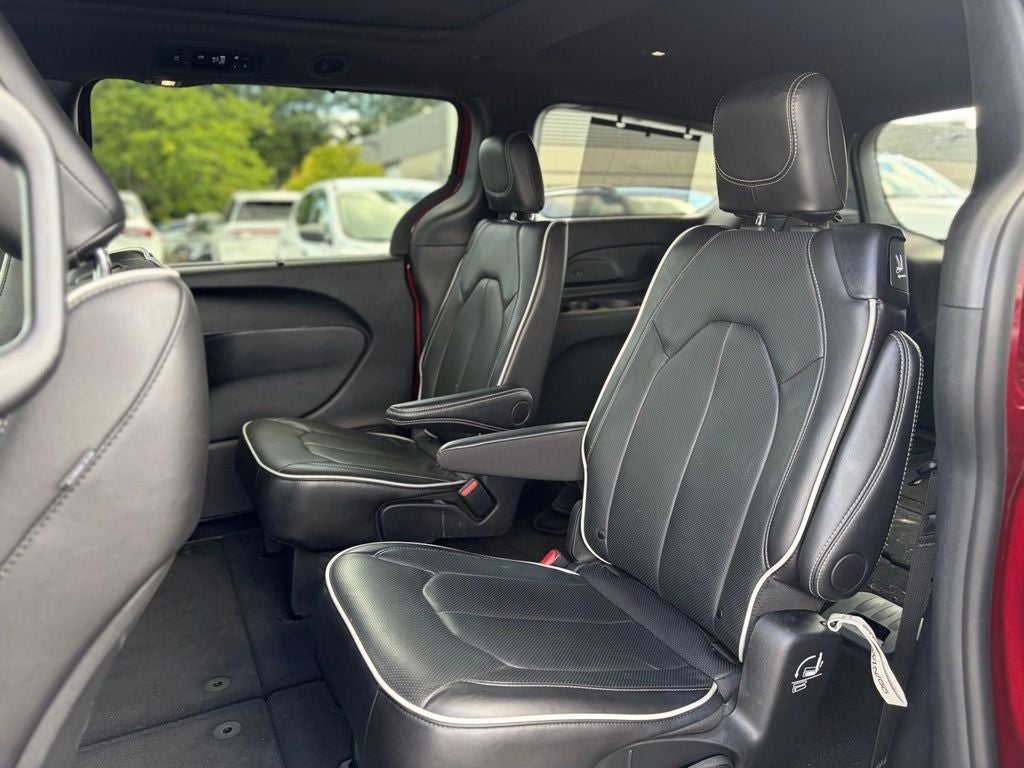 2025 Chrysler Pacifica Limited * Certified Pre-owned *