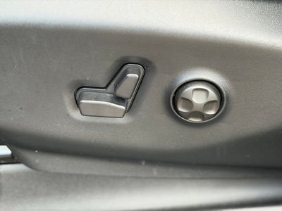 2025 Chrysler Pacifica Limited * Certified Pre-owned *