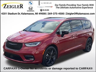 2025 Chrysler Pacifica Limited * Certified Pre-owned *