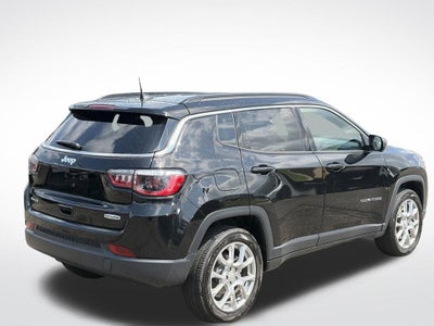 2024 Jeep Compass Latitude Lux FWD