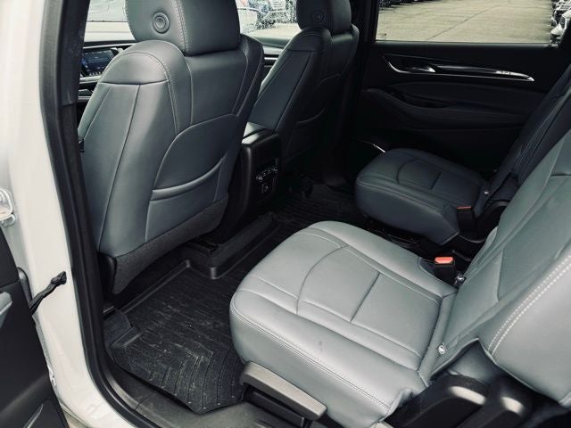 2023 Buick Enclave Essence AWD