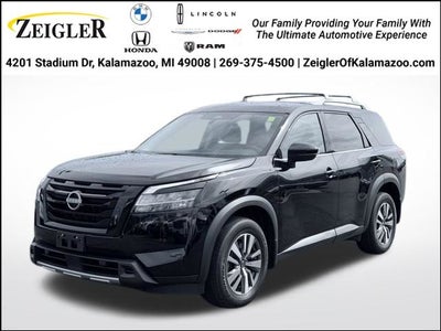 2024 Nissan Pathfinder SL 4WD