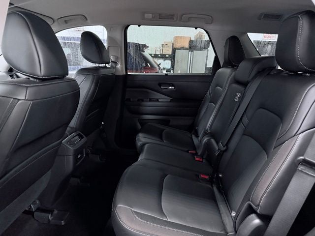 2024 Nissan Pathfinder SL 4WD