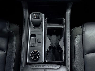 2024 Nissan Pathfinder SL 4WD