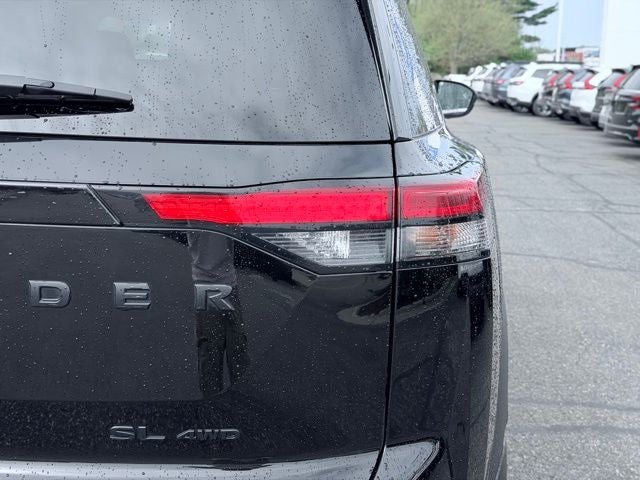 2024 Nissan Pathfinder SL 4WD