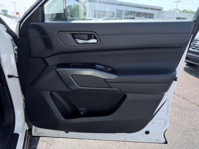 2023 Nissan Pathfinder SL 4WD