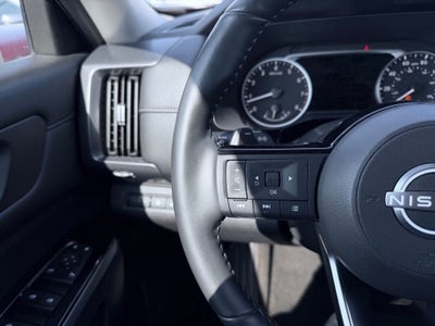 2023 Nissan Pathfinder SL 4WD