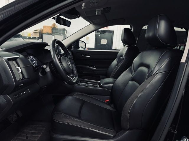 2023 Nissan Pathfinder SL 4WD