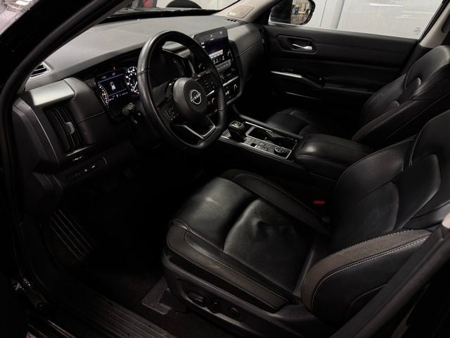 2023 Nissan Pathfinder SL 4WD