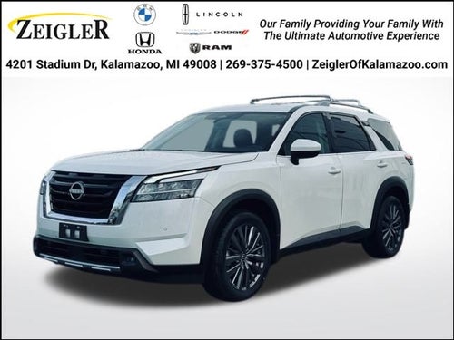 2023 Nissan Pathfinder SL 4WD