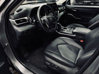 2025 Toyota Highlander Base