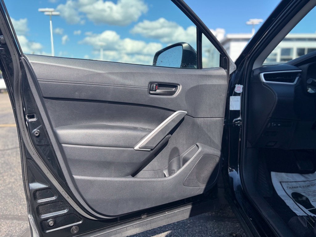 2025 Toyota Corolla Cross LE