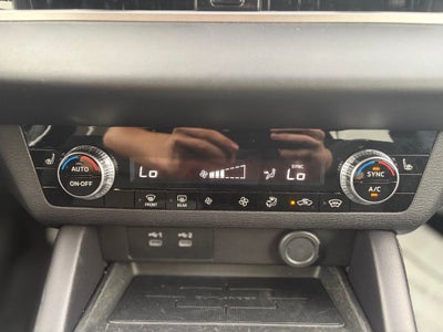 2025 Mitsubishi Outlander ES