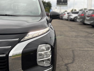 2025 Mitsubishi Outlander ES