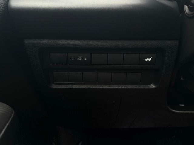 2025 Mitsubishi Outlander Base