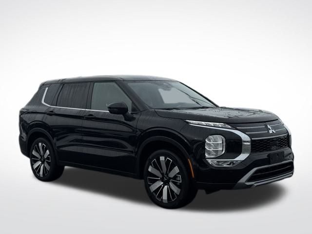 2025 Mitsubishi Outlander Base