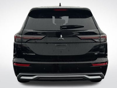 2025 Mitsubishi Outlander Base