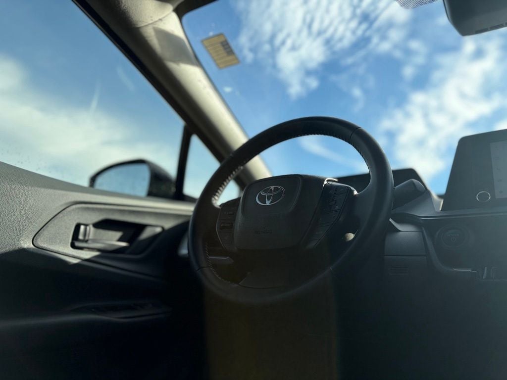2025 Toyota Prius LE