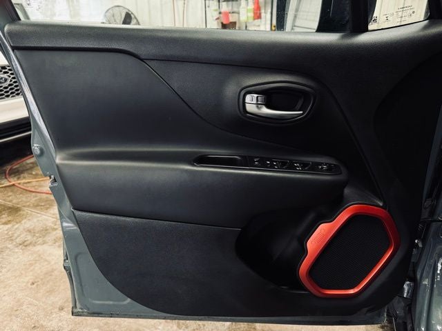 2016 Jeep Renegade Trailhawk